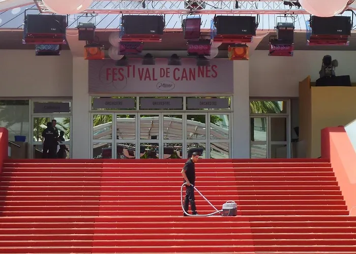 Appartement Cannes A Quelques Pas De La Mer, De La Croisette Et Du Palais Des Festivals