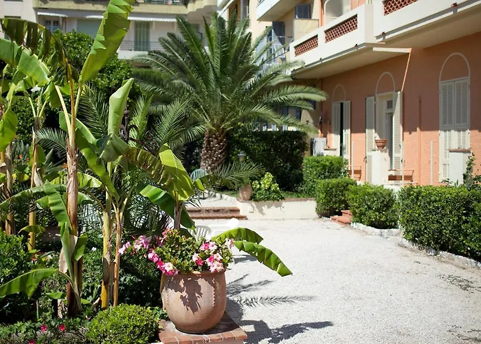 Hotel Provencal Villefranche-sur-Mer