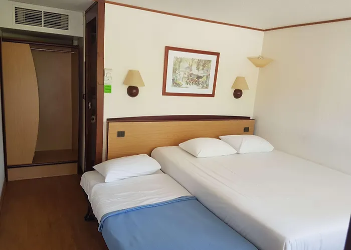 Campanile Salon-De-Provence Hotel