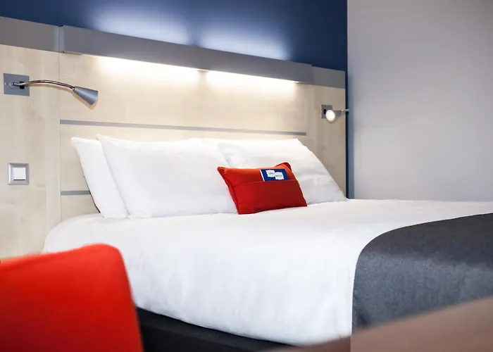 Holiday Inn Express Toulouse Airport By Ihg Blagnac