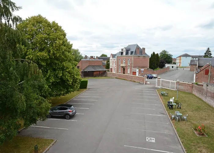 Hotel Restaurant La Paix La Robe Et Le Palais Forges-les-Eaux