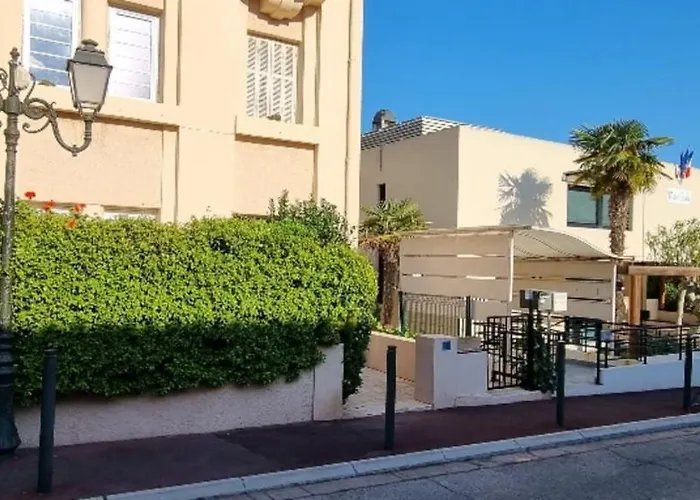 Pet friendly Bright Appartment Perfect Location Saint-Jean-Cap-Ferrat