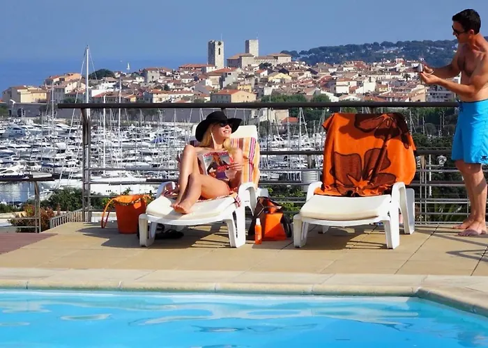 Antibes hotels near Old Town
