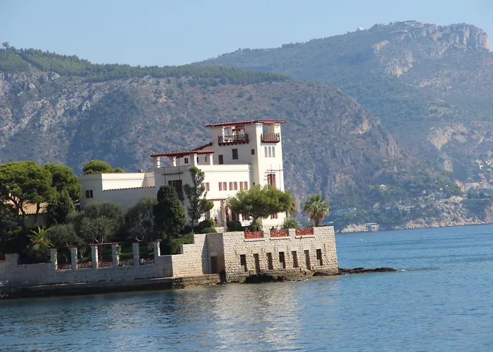 Villefranche-sur-Mer hotels near Place Massena