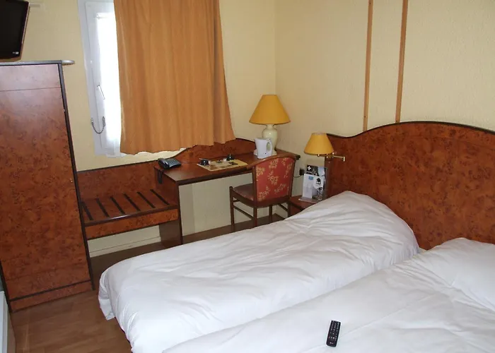 Logis Hotel & Restaurant & Bar Le Cottage Calais