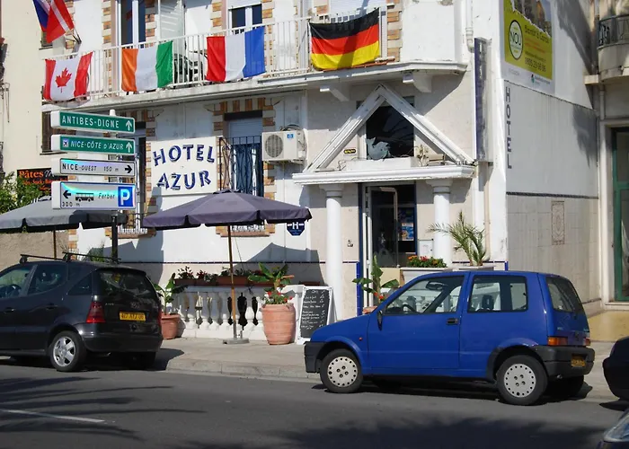 Nice hotels near Garibaldi Square