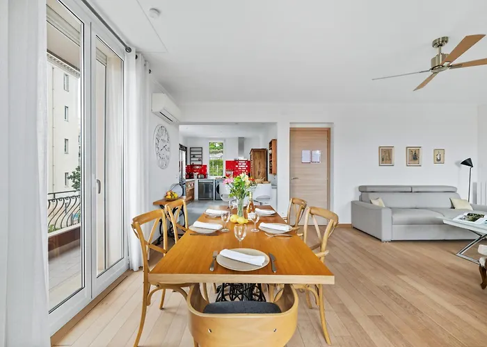 Menton Bed & Breakfasts 