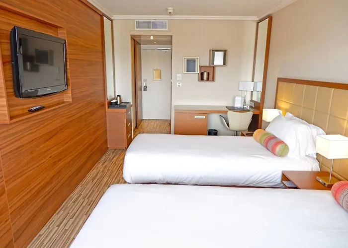 Juan-les-Pins hotels near Provencal markets