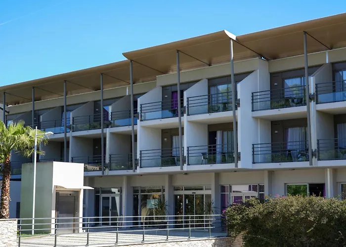 Antibes hotels near Plage de la Gravette