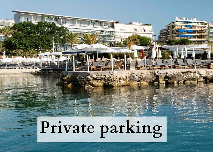 Antibes hotels near La Garoupe lighthouse