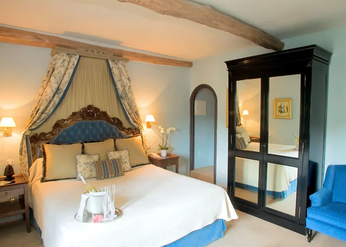 Pet friendly Chateau Eza Eze