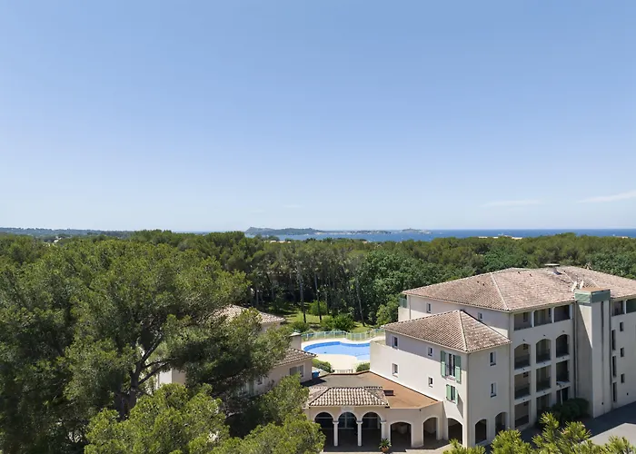 Six-Fours-les-Plages Hotels
