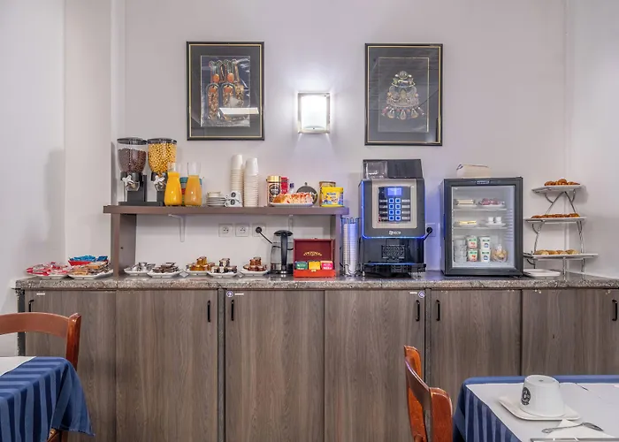 Hotel Luxor Issy-les-Moulineaux