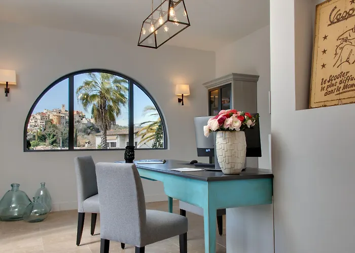 Biot Hotels