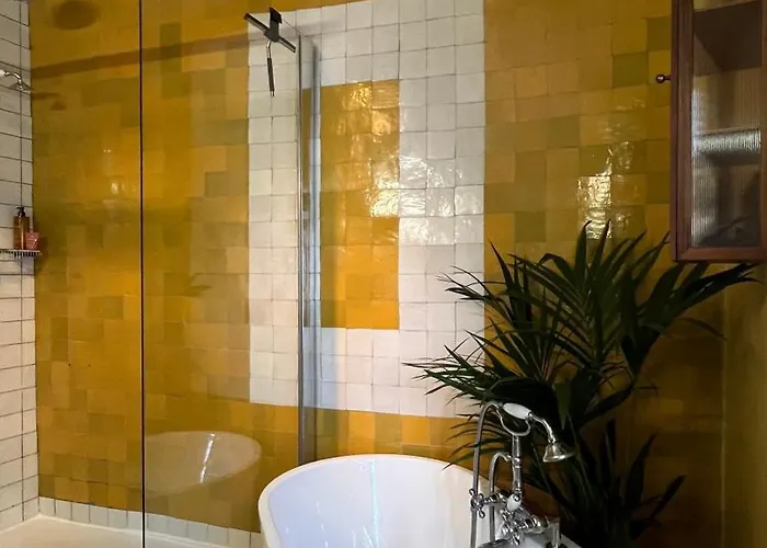 Le 66 Bed & Breakfast Paris