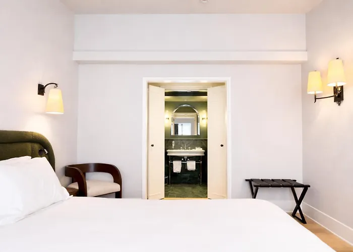 Neuilly Park Hotel