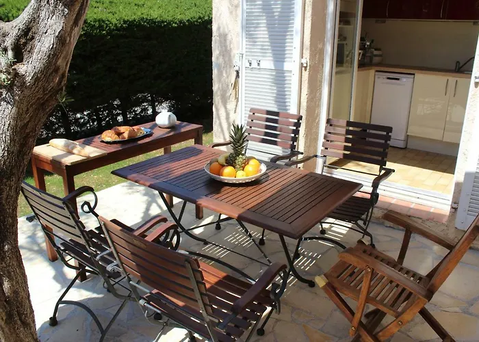 Suquette Charming Provencal House In Antibes With Nice Terrace, Garden And Pool Access